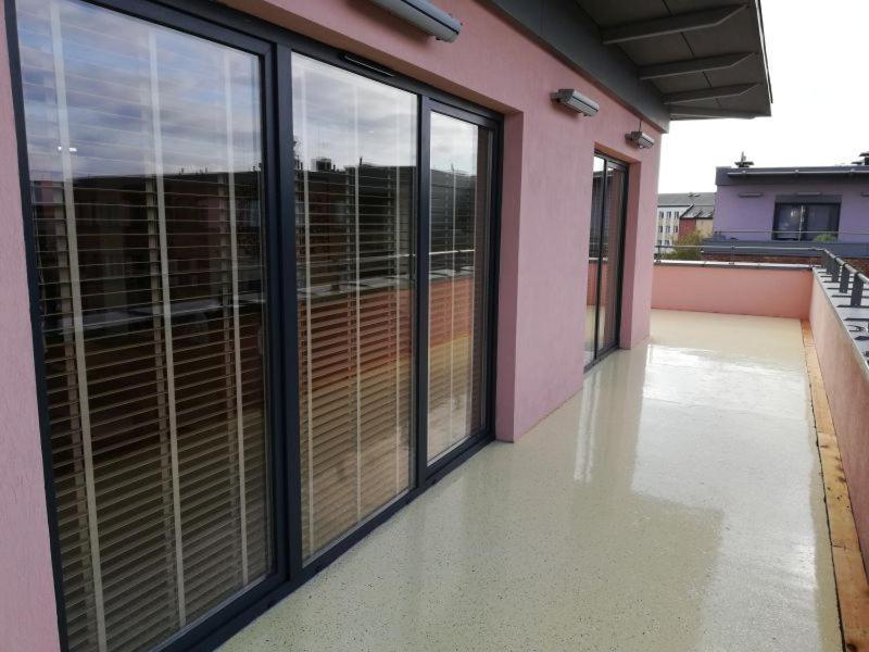 Apartament 80M2 Z 70M2 Tarasem -W Pelni Wyposazony - Wyjatkowe Centrum Miasta Włocławek Extérieur photo
